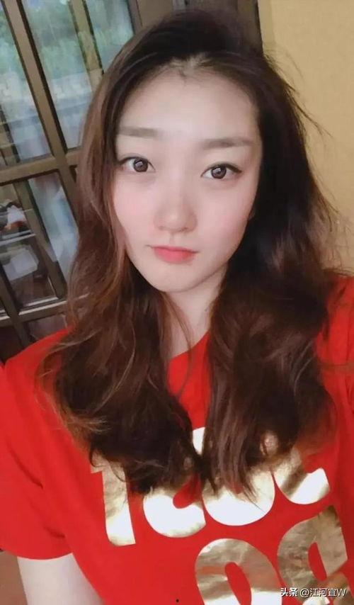 李梓熙 邻家小奶牛无码,李梓熙的青春校园生活剪影