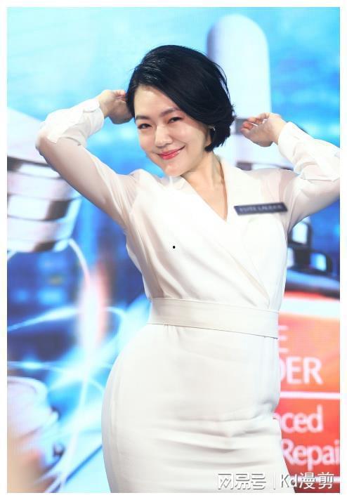 舔日本女生脚文章